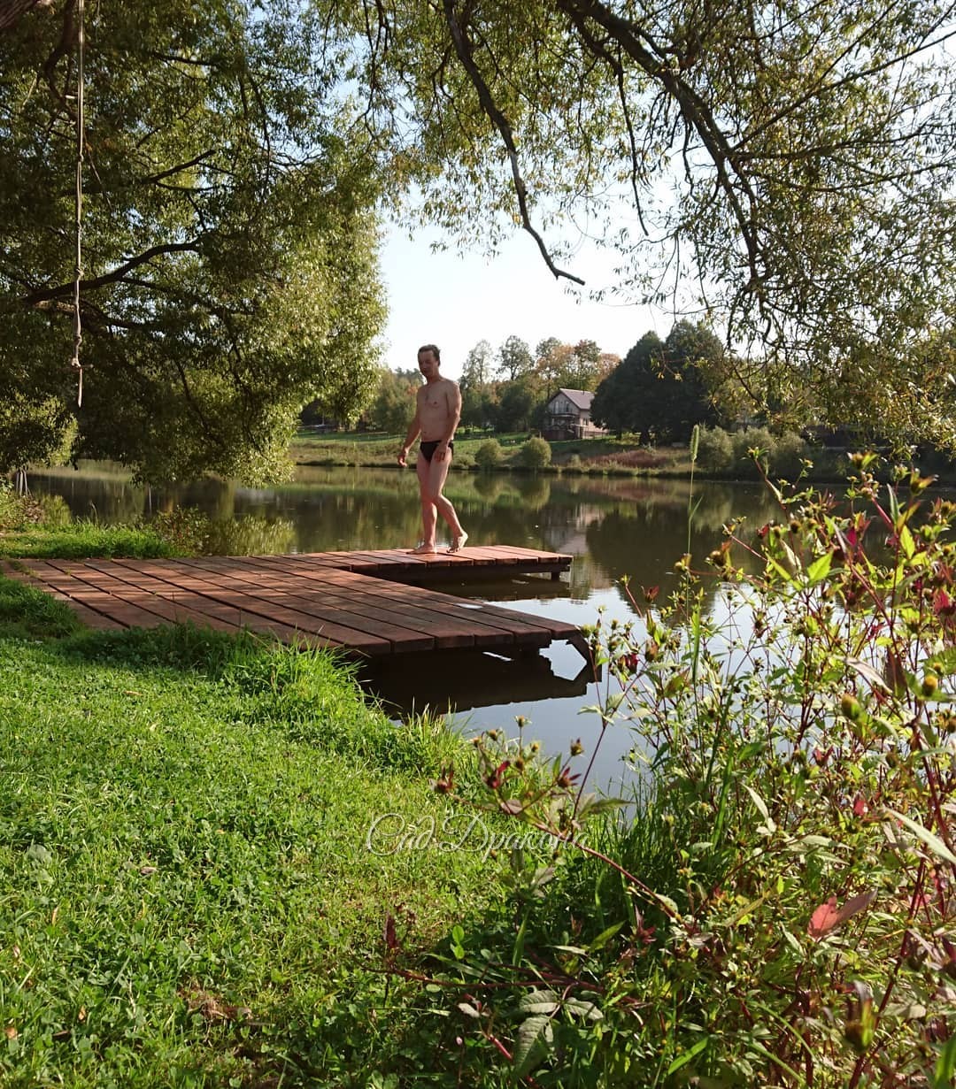 Сегодня ещё такой тёплый день и тёплая вода 💦 Но свет уже совсем не летний... ☀ Похоже и тепло нас завтра покидает... Здравствуй, осень? 🍁🌾🍎