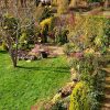 В этом году всё рано облетает 🍂🍂🍂 Прошлой осенью в этот же день - листайте! - и орех был с листьями, и амурская сирень зелёная, и дубовая роща на горизонте только тронута желтизной 🌳 И орех этот Женя в маечке пилил 👕😅 Хочется, чтоб всегда была такая осень