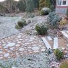 Приморозило ❄️ Сейчас хорошо читаются ступеньки заново сделанной лестницы и деревянные спилы на дорожке.